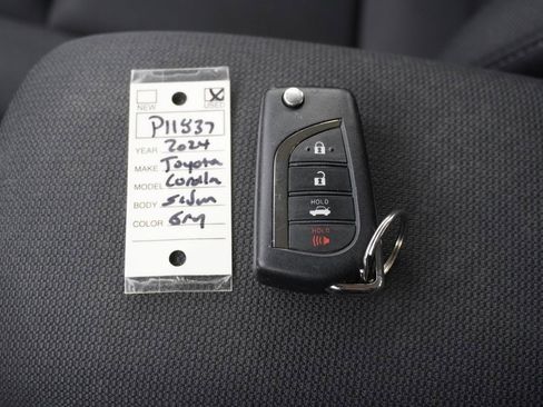 Used 2024 Toyota Corolla LE image 29