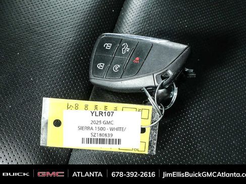 Used 2025 GMC Sierra 1500 SLT AWD/4WD image 35
