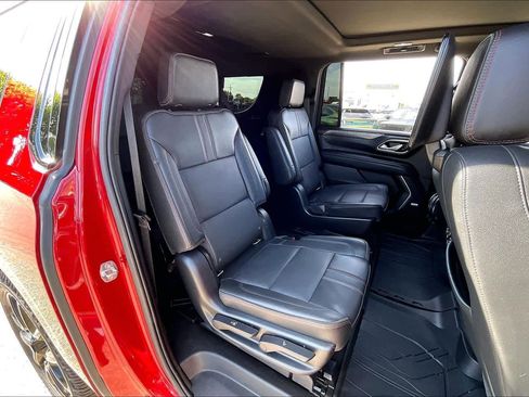 Used 2021 Chevrolet Suburban RST w/ Luxury Package AWD/4WD image 20