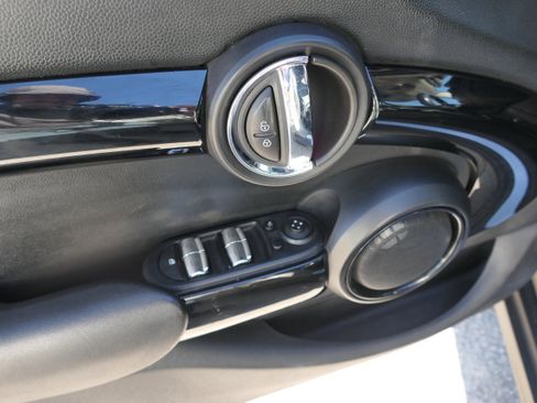 Used 2019 MINI Cooper S w/ Premium Package FWD image 14