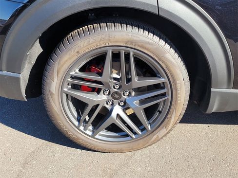 Used 2025 Ford Explorer ST image 5