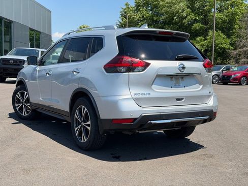 Used 2020 Nissan Rogue SV w/ Sun & Sound Touring Package FWD image 4