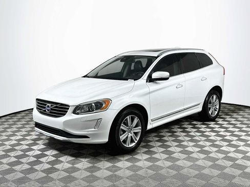 Used 2017 Volvo XC60 T5 Inscription w/ Preferred Option Package FWD image 3