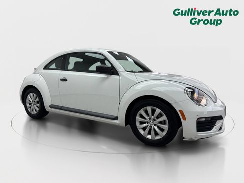 Used 2018 Volkswagen Beetle 2.0T S FWD image 12