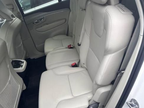 Used 2024 Volvo XC90 B5 Core image 6