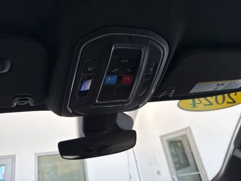 Used 2024 Jeep Wagoneer L Series II image 24