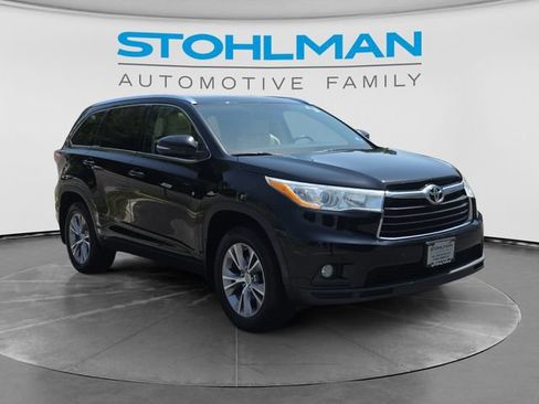 Used 2014 Toyota Highlander XLE AWD/4WD image 3