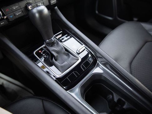 Used 2025 Jeep Compass Latitude image 16