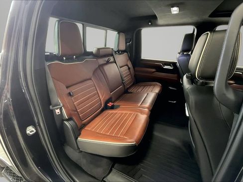 Used 2024 GMC Sierra 2500 Denali Ultimate image 24