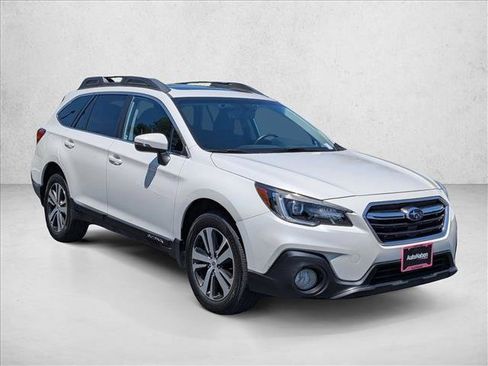 Used 2018 Subaru Outback 2.5i Limited AWD/4WD image 3