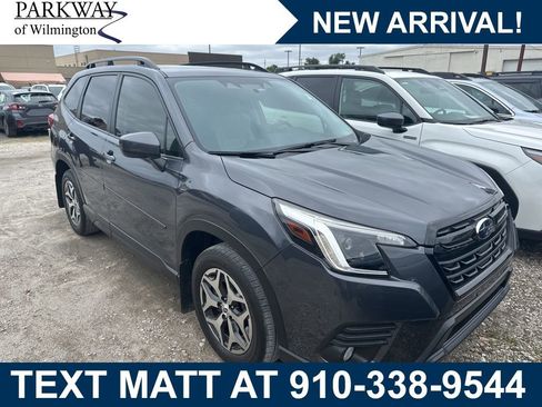 Used 2022 Subaru Forester Premium AWD/4WD image 1