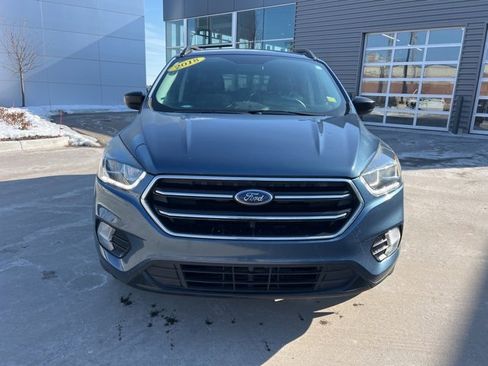 Used 2018 Ford Escape SE w/ SE Sport Appearance Package image 2