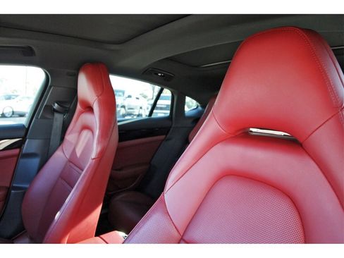 Used 2022 Porsche Panamera 4 image 36
