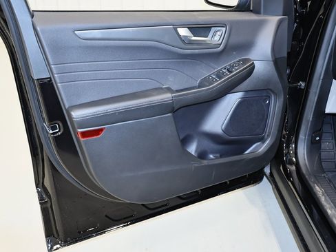 Certified 2024 Ford Escape SE image 41