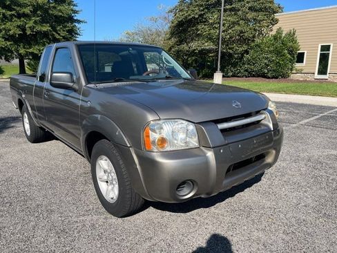 Used 2004 Nissan Frontier XE w/ (VTP) Value Truck Pkg RWD image 18