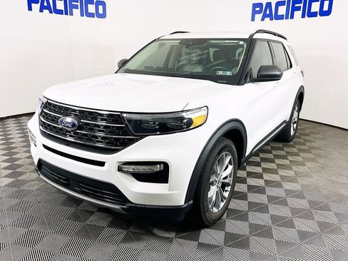 Certified 2023 Ford Explorer XLT w/ Equipment Group 202A AWD/4WD image 4