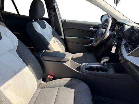 Used 2024 Chevrolet Trax LS FWD image 15