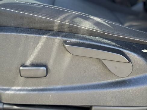 Used 2022 GMC Canyon Elevation image 21