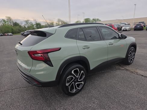 Used 2024 Chevrolet Trax RS w/ Driver Confidence Package image 3