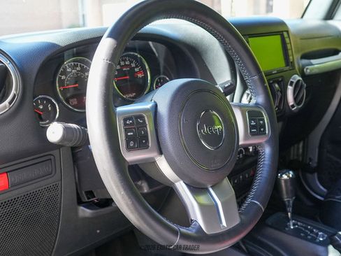 Used 2016 Jeep Wrangler Unlimited Rubicon image 19