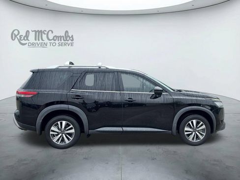Used 2023 Nissan Pathfinder SL w/ Black Appearance Package FWD image 6
