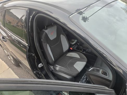 Used 2017 Ford Focus ST image 17