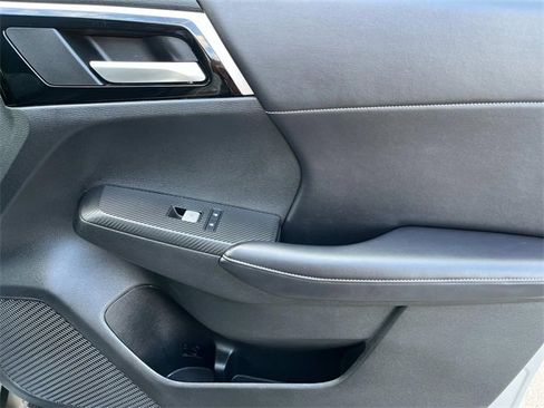 Used 2023 Mitsubishi Outlander SE Black Edition image 24