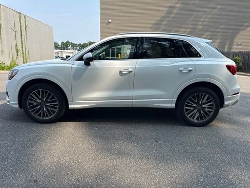 Used 2022 Audi Q3 2.0T Premium AWD/4WD image 4