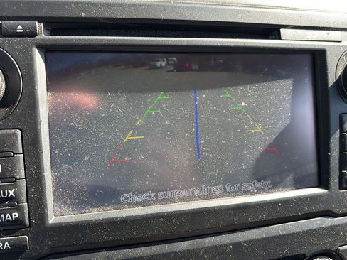 Used 2017 Nissan Titan SL image 11