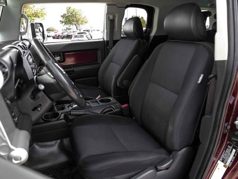 Used 2007 Toyota FJ Cruiser 4WD image 4