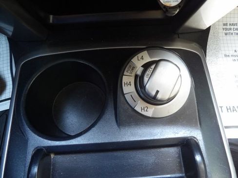 Used 2014 Toyota 4Runner SR5 AWD/4WD image 26