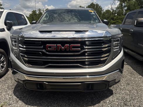 Used 2025 GMC Sierra 1500 SLT RWD image 3