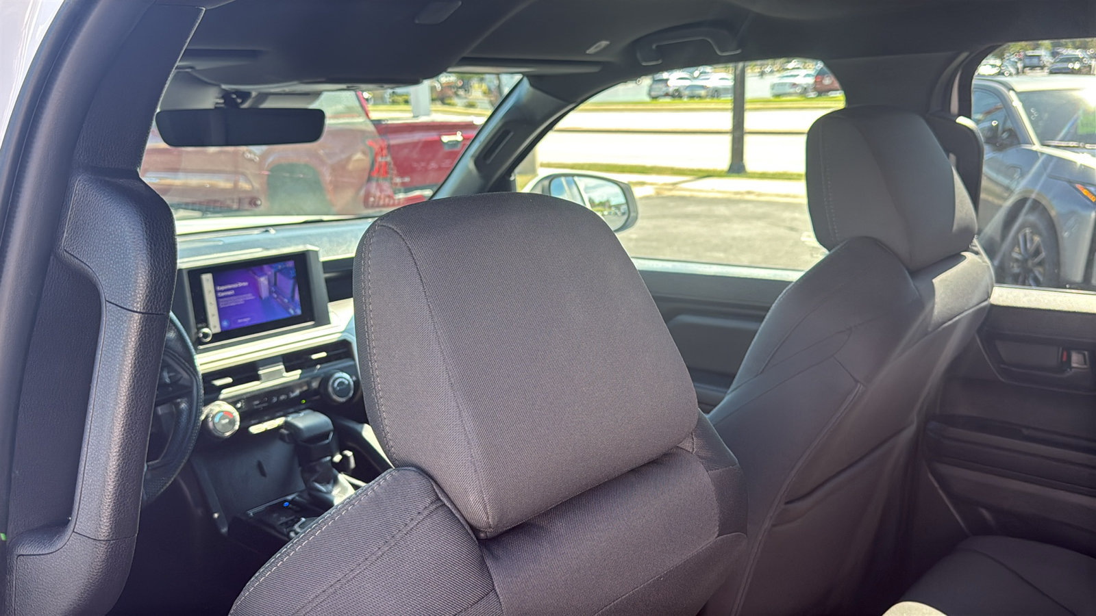 Used 2024 Toyota Tacoma SR5 AWD/4WD image 18