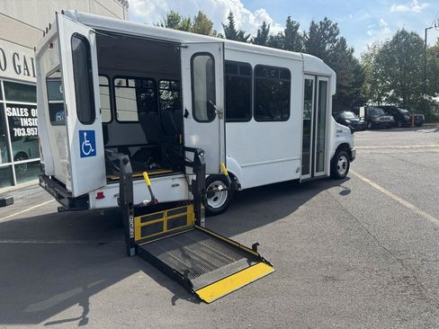 Used 2013 Ford E-350 and Econoline 350 Super Duty w/ Shuttle Bus Prep Pkg RWD image 3