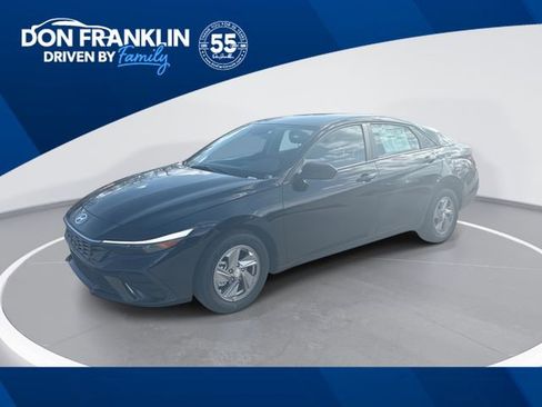 New 2026 Hyundai Elantra SE FWD image 1