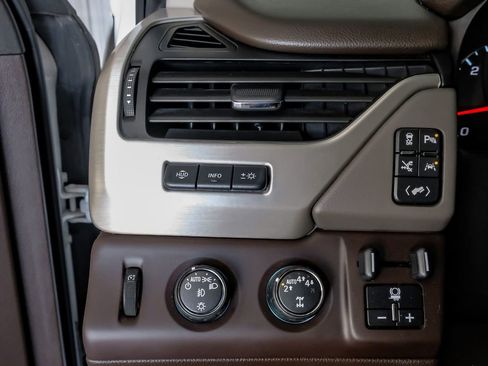 Used 2020 GMC Yukon Denali w/ Denali Ultimate Package image 27