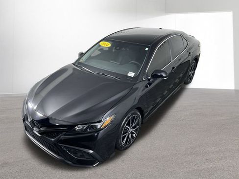 Used 2024 Toyota Camry SE image 43