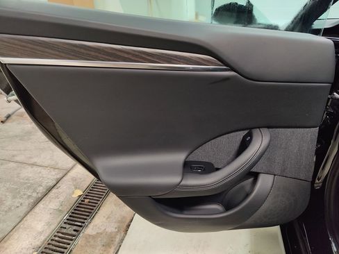 Used 2022 Tesla Model S image 44