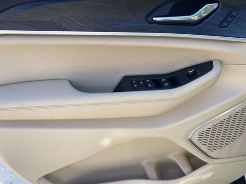 New 2026 Jeep Grand Cherokee Limited w/ Luxury Tech Group II RWD image 14