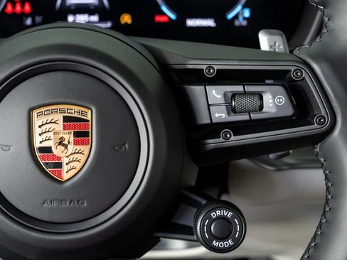 Certified 2025 Porsche Cayenne Coupe w/ Premium Package Plus image 11