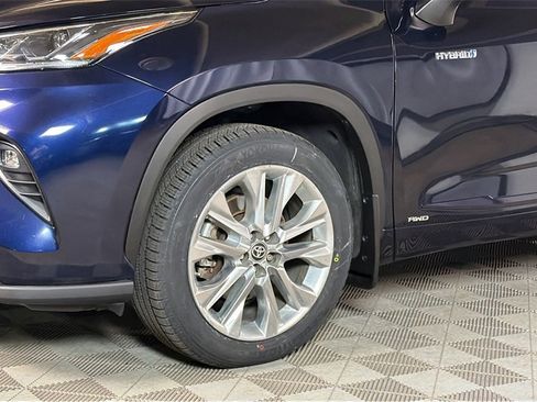 Used 2021 Toyota Highlander Limited image 6