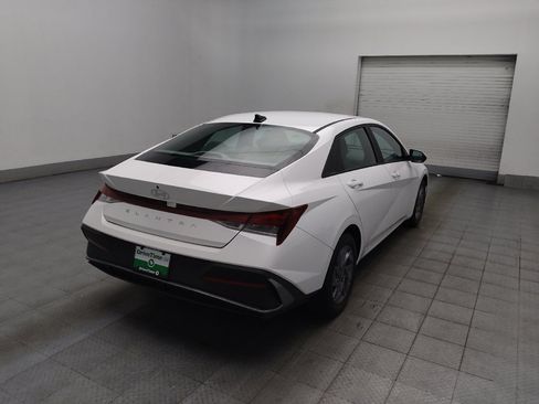 Used 2024 Hyundai Elantra SEL FWD image 9