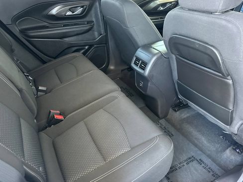 Used 2024 GMC Terrain SLE FWD image 19
