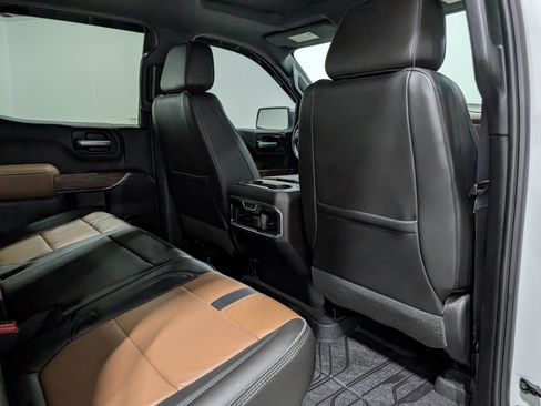 Used 2019 Chevrolet Silverado 1500 High Country image 13