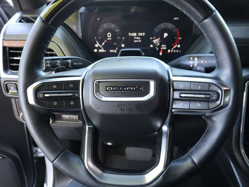 Used 2025 GMC Yukon Denali w/ Denali Reserve Package image 25