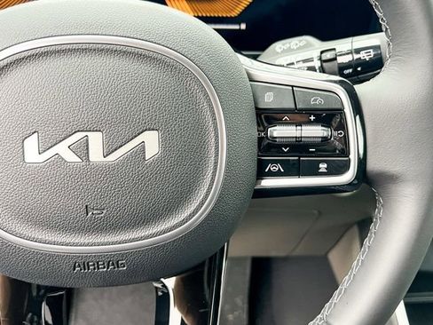 New 2026 Kia Carnival FWD image 27