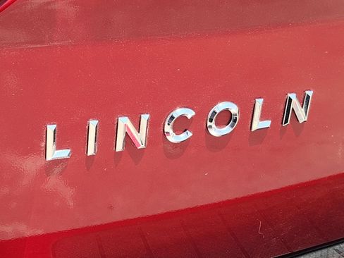 Used 2013 Lincoln MKX AWD image 12