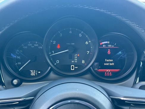 Used 2025 Porsche Macan image 24