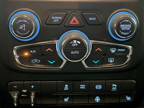 Used 2016 RAM 3500 Big Horn AWD/4WD image 11