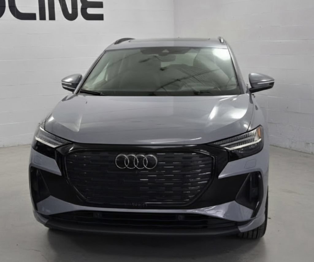 Used 2023 Audi Q4 e-tron Prestige w/ Black Optic Package AWD/4WD image 3
